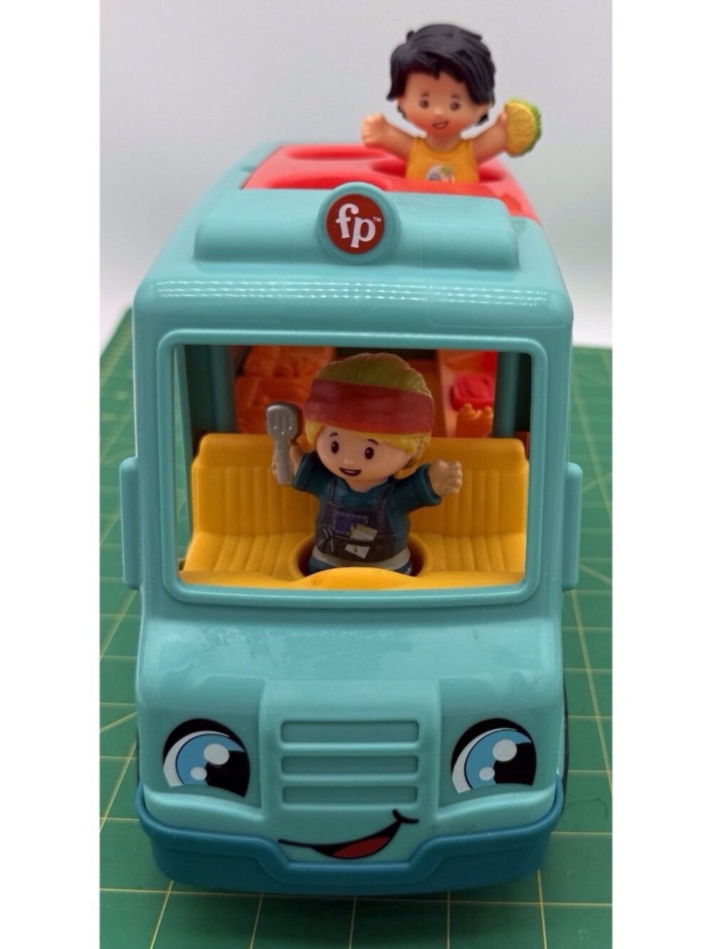 Fisher Price Little People Serve It Up Talking Taco Truck 2 Figures Complete Set